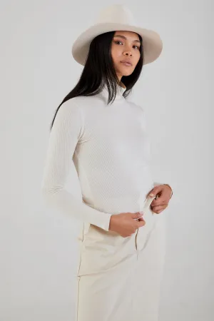 Archer Rib Turtleneck in Gardenia
