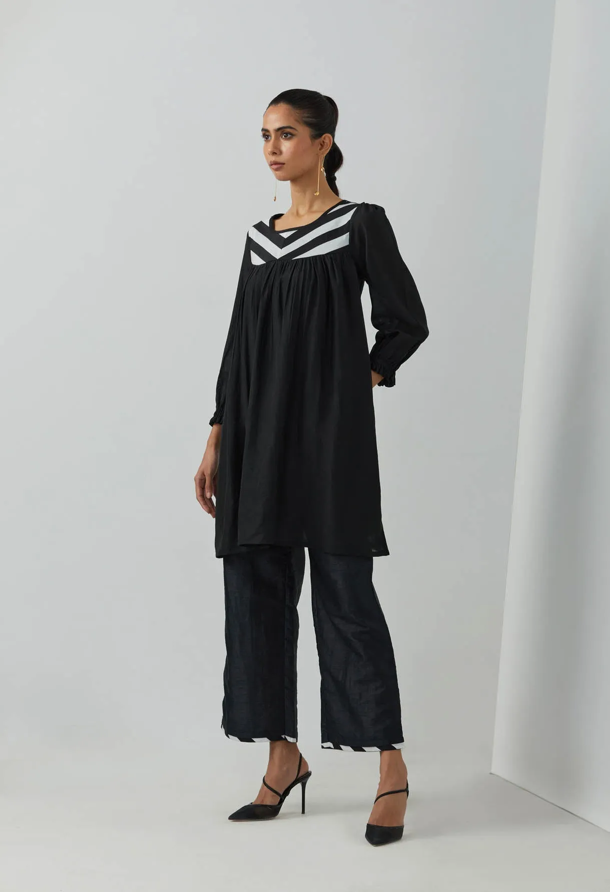Black Chanderi Gulnar Gathered Tunic With Palazzo (Set Of 2)