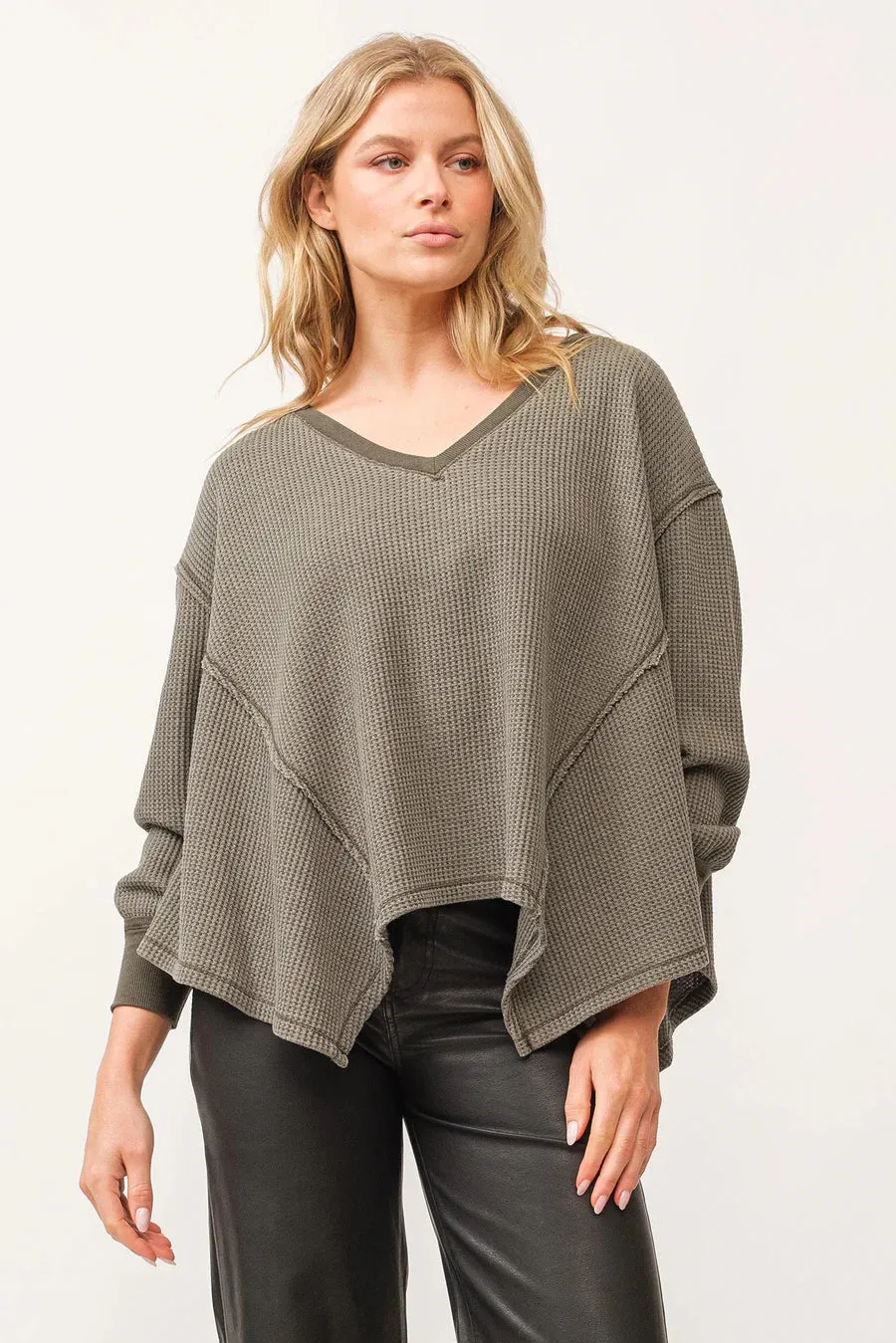 Mira V-Neck Oversized LS