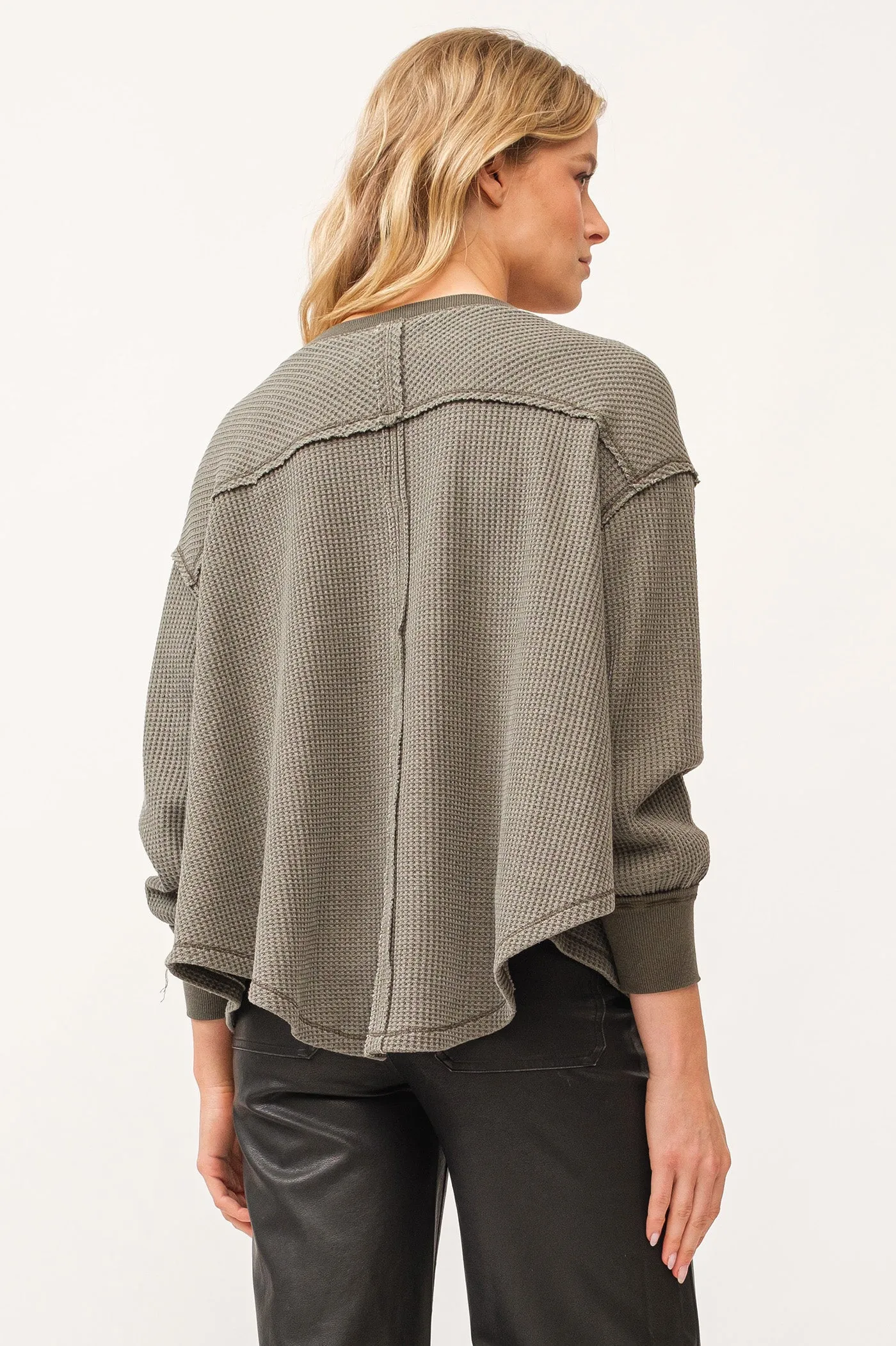 Mira V-Neck Oversized LS