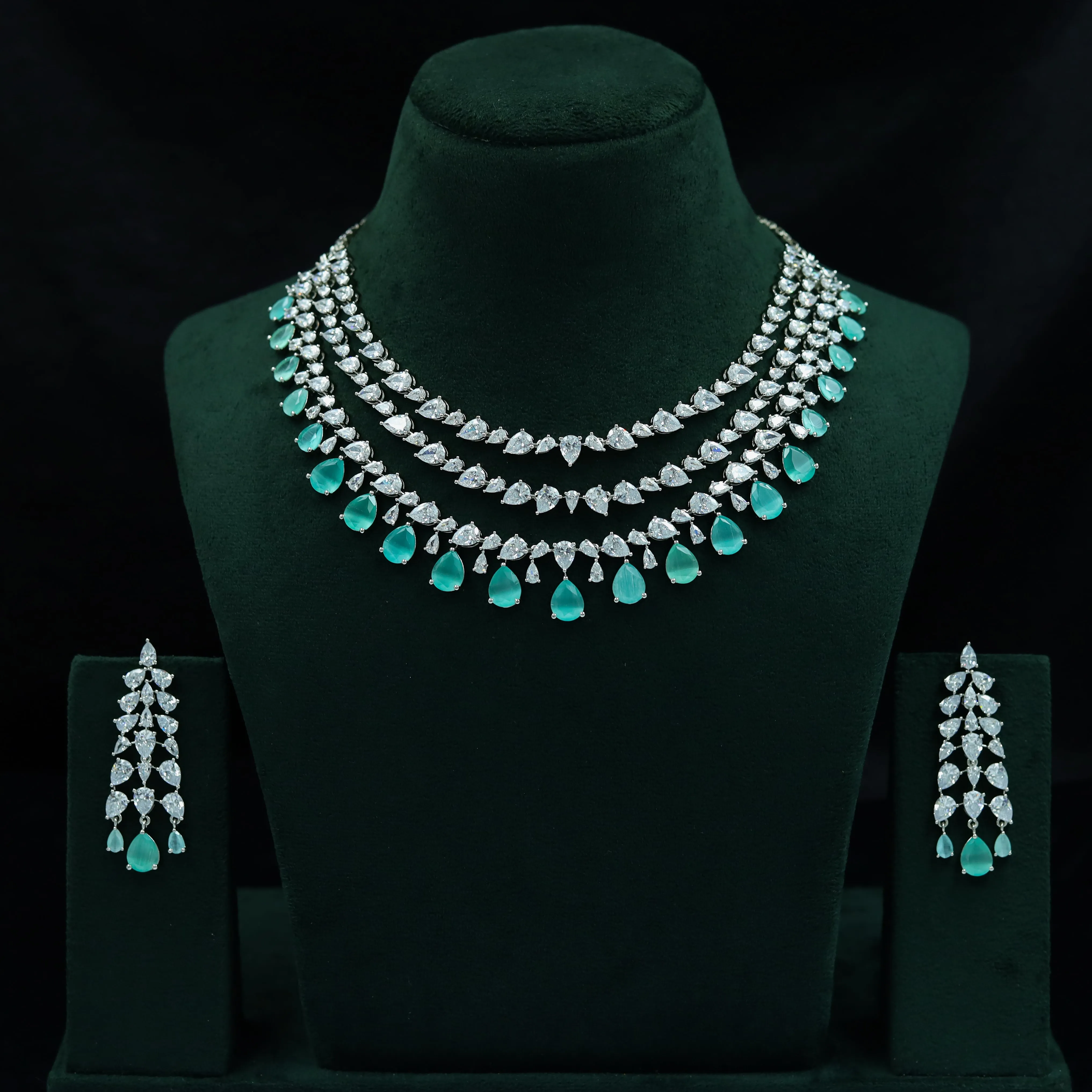 Round Neck Zircon/AD Necklace Set 12803-68